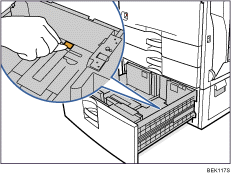 Illustrasjon av papirmagasin