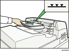 Ilustración del intercalador de la encuadernadora perfecta