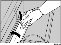 Illustration du capot d'alimentation du master