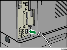 Afbeelding van het aansluiten op de ethernet-interfacekabel
