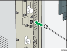 Illustration du raccordement du câble d'interface Ethernet
