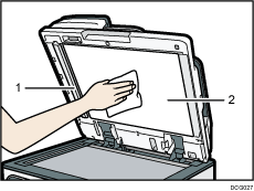 Ilustración del alimentador automático de documentos inverso con llamadas numeradas