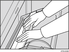 Illustration capot d'alimentation de master