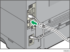 Ilustración de la conexión del cable de interfaz Ethernet