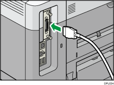 Afbeelding van het aansluiten van de IEEE 1284-interfacekabel