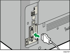 Illustration du raccordement du câble d'interface IEEE 1284