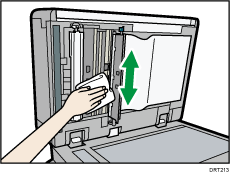 Ilustración del alimentador automático de documentos inverso con llamadas numeradas